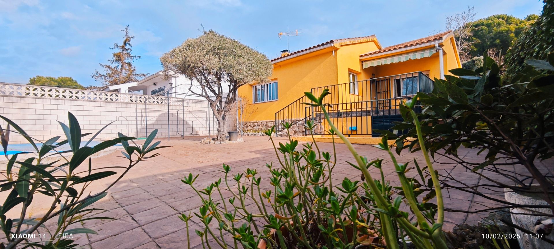 Vista exterior de Casa o xalet en venda en Navalagamella amb Calefacció, Jardí privat i Terrassa
