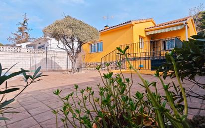 Exterior view of House or chalet for sale in Navalagamella  with Heating, Private garden and Terrace