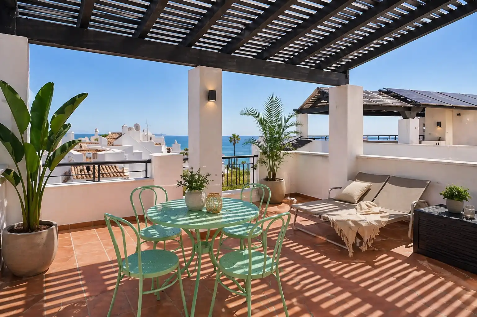 Ático con ascensor en venta en Bahía de Casares