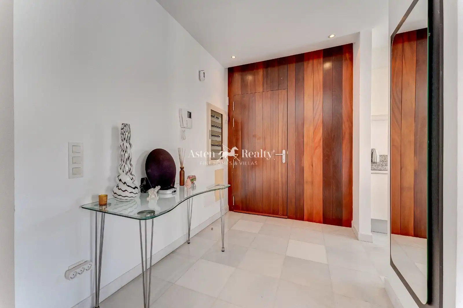 House with pool for sale in Londres, imagen 14