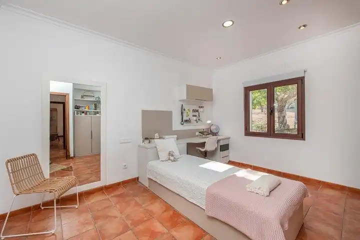 Dormitori de Finca rústica en venda en Felanitx amb Aire condicionat, Jardí privat i Terrassa