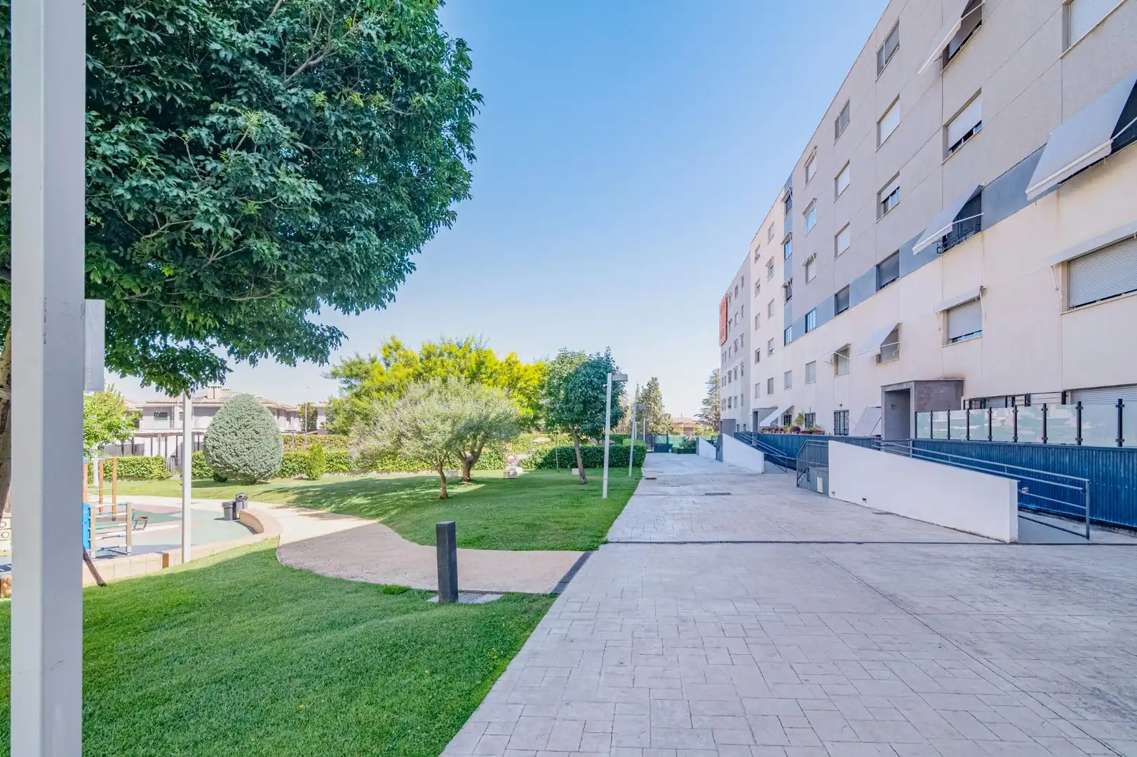 Vista exterior de Planta baixa en venda en Alhendín amb Aire condicionat, Jardí privat i Terrassa