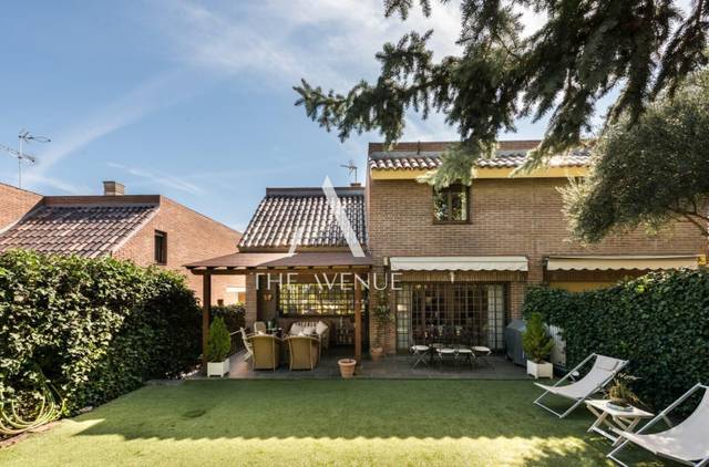 Casa adosada en Venta en El Soto de la Moraleja