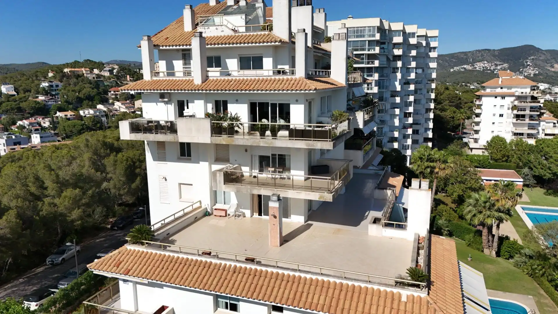 Vista exterior de Piso en venta en Sant Pere de Ribes con Calefacción, Terraza y Piscina comunitaria