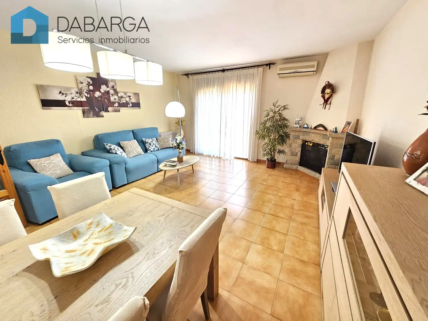 Sala d'estar de Casa adosada en venda en Ripollet amb Aire condicionat, Calefacció i Jardí privat