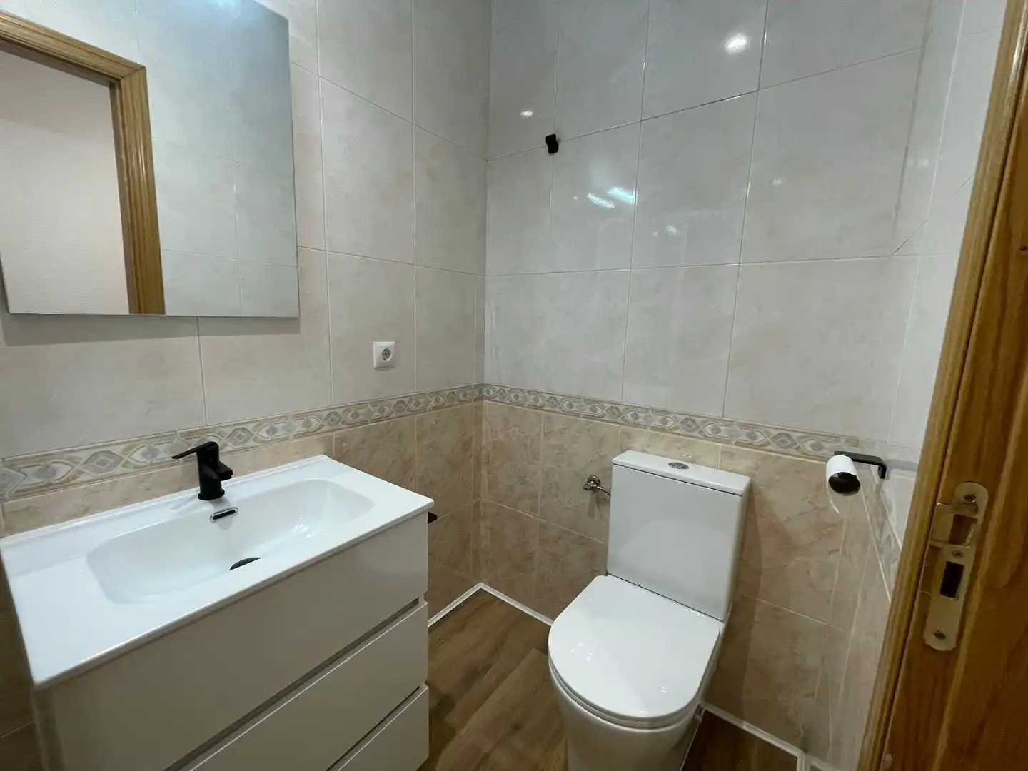 Bathroom of Flat for rent in Villanueva de la Cañada  with Air Conditioner, Heating and Furnished