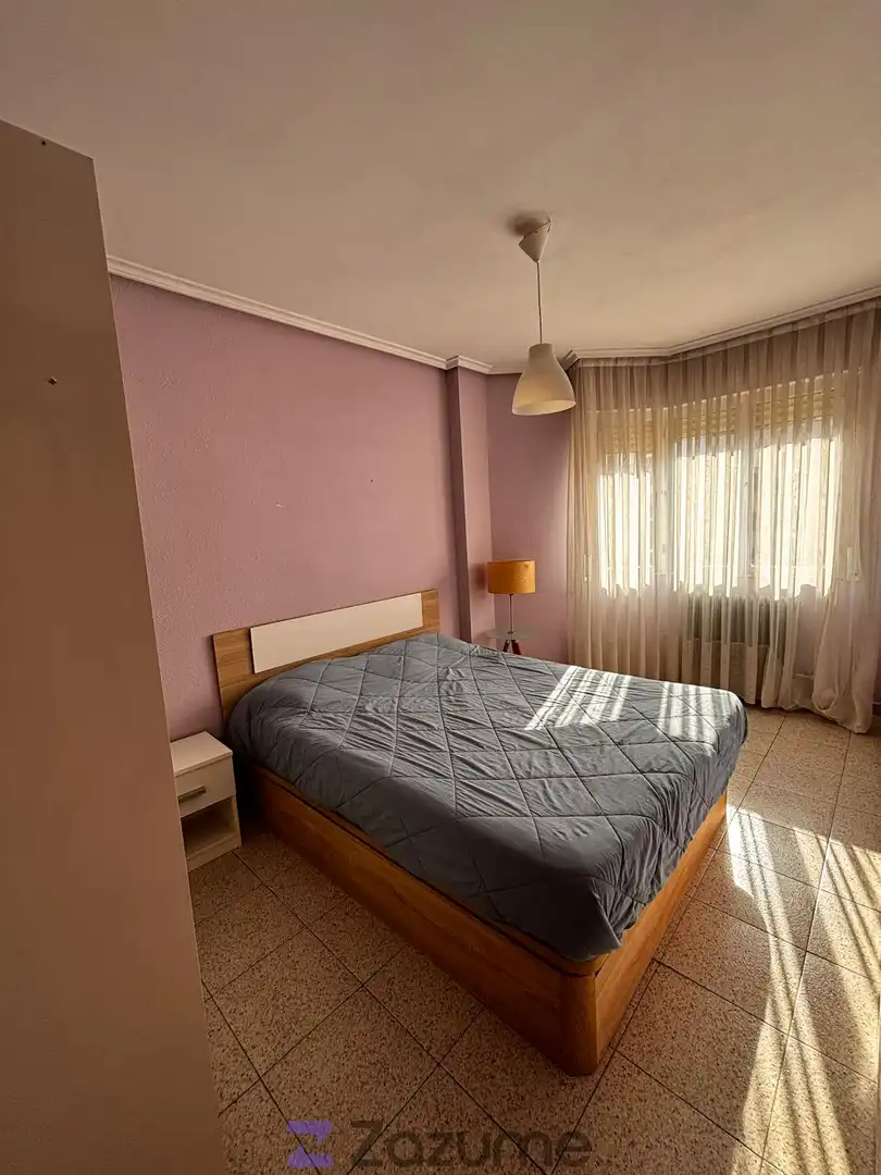 Schlafzimmer von Wohnung zur Miete in  Logroño mit Heizung, Abstellraum und Möbliert