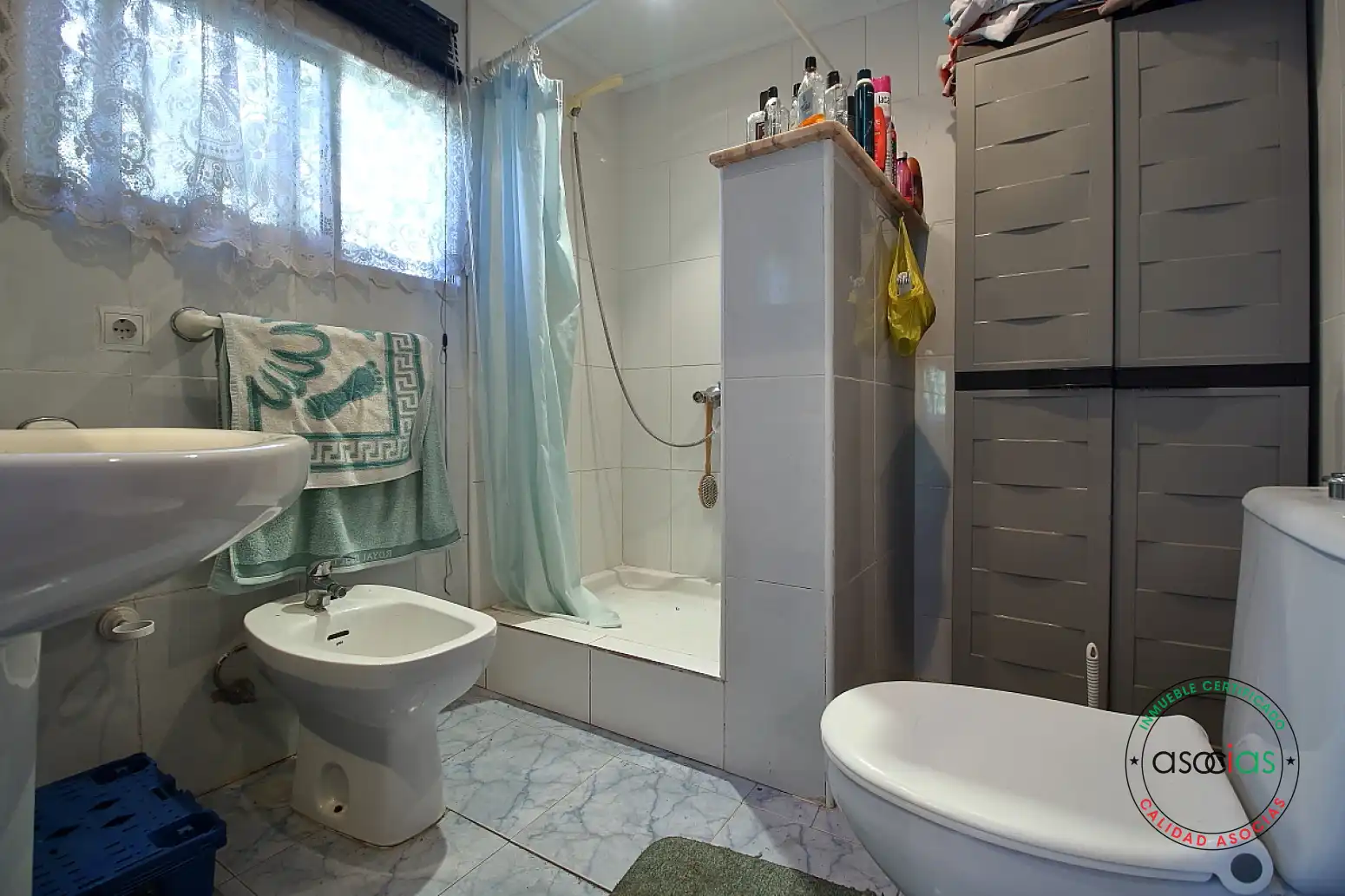 Baño de Casa adosada en venta en Pravia con Calefacción