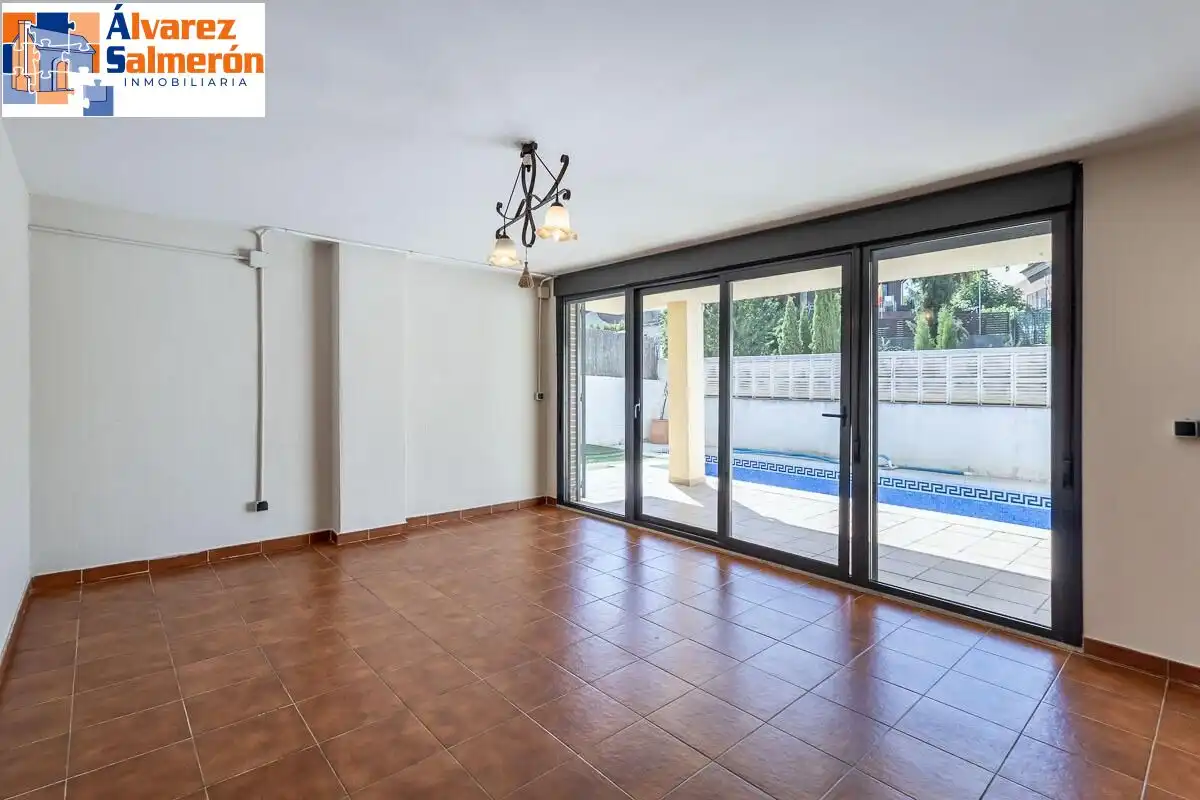 Jardín de Casa o chalet en venta en Albolote con Aire acondicionado, Calefacción y Jardín privado