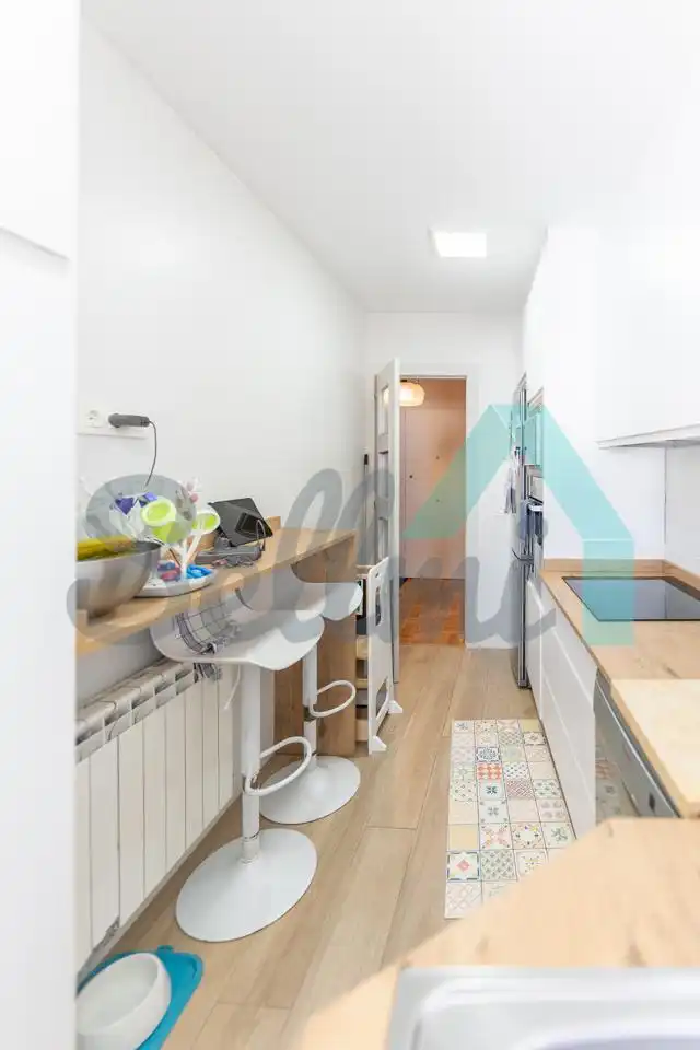 Küche von Wohnung zum Verkauf in Oviedo  mit Heizung, Parkett und Terrasse