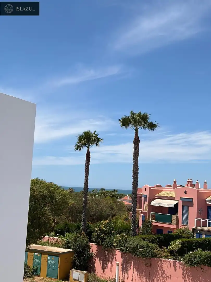 Maisonette zum Verkauf in Islantilla mit Klimaanlage, Heizung und Privatgarten