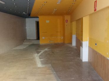 Local comercial de lloguer a Plaza de Toros - Avenida Chapí - Trinquete