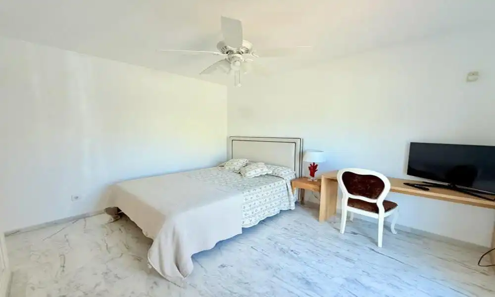 Habitación de Dúplex de alquiler en Marbella con Aire acondicionado, Calefacción y Terraza