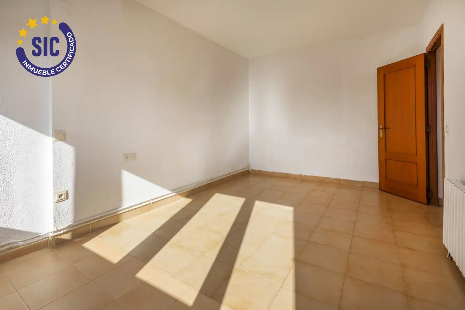 Dormitori de Casa adosada en venda en Torrent amb Aire condicionat, Calefacció i Jardí privat