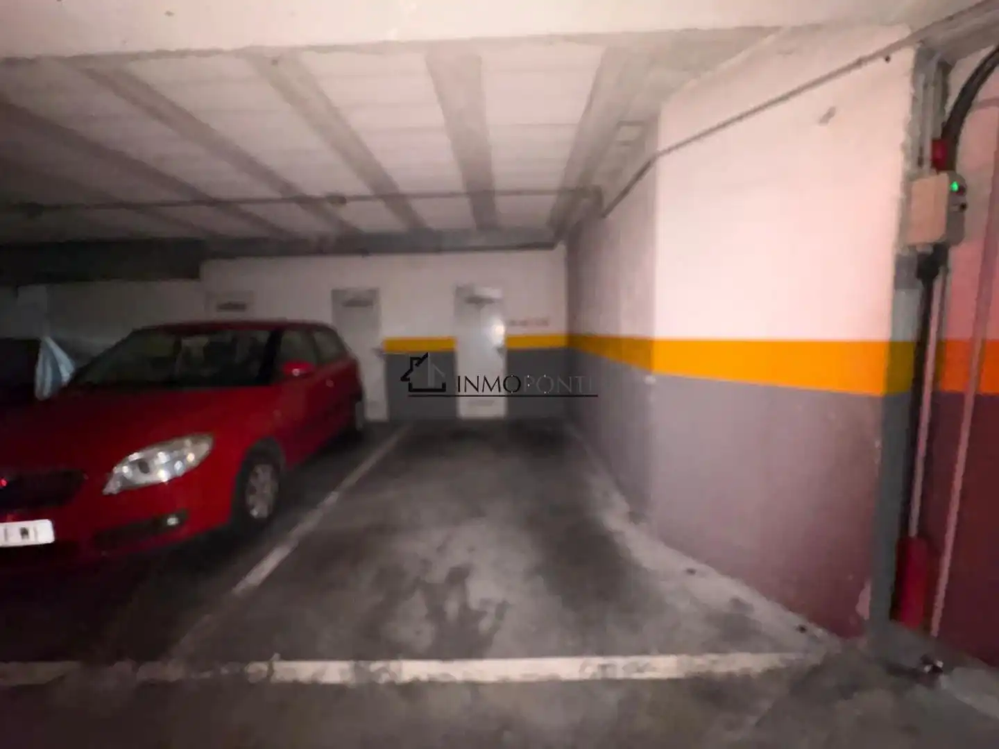 Parkplatz von Wohnungen zur Miete in O Burgo - Campus Universitario