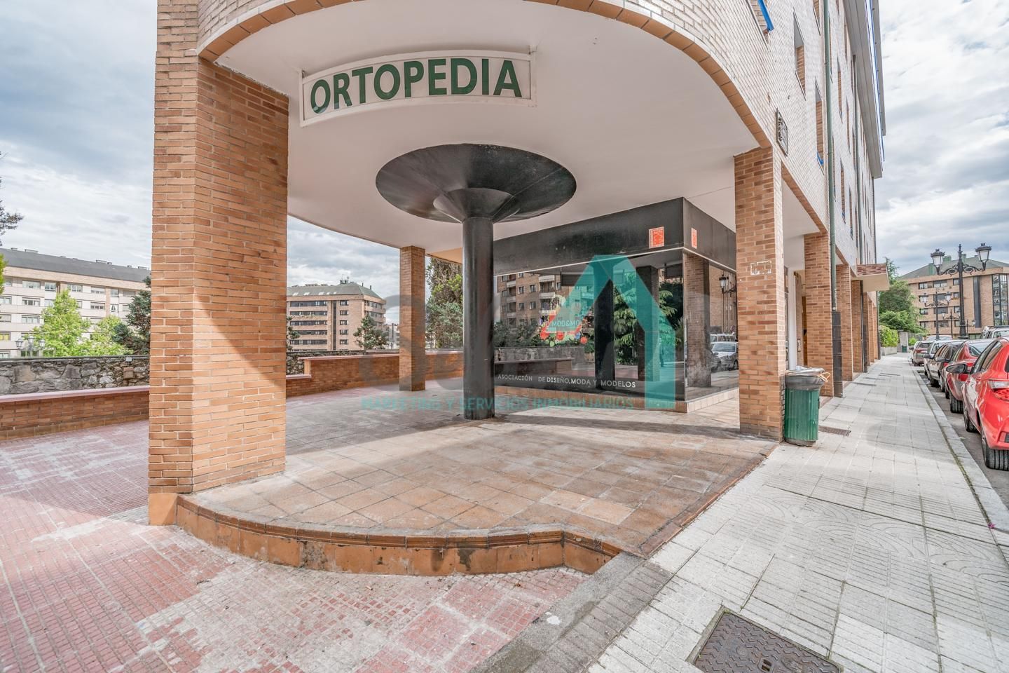 Exterior view of Premises for sale in Oviedo 