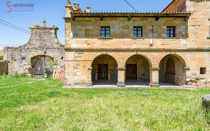 Vista exterior de Casa o xalet en venda en Miengo amb Terrassa