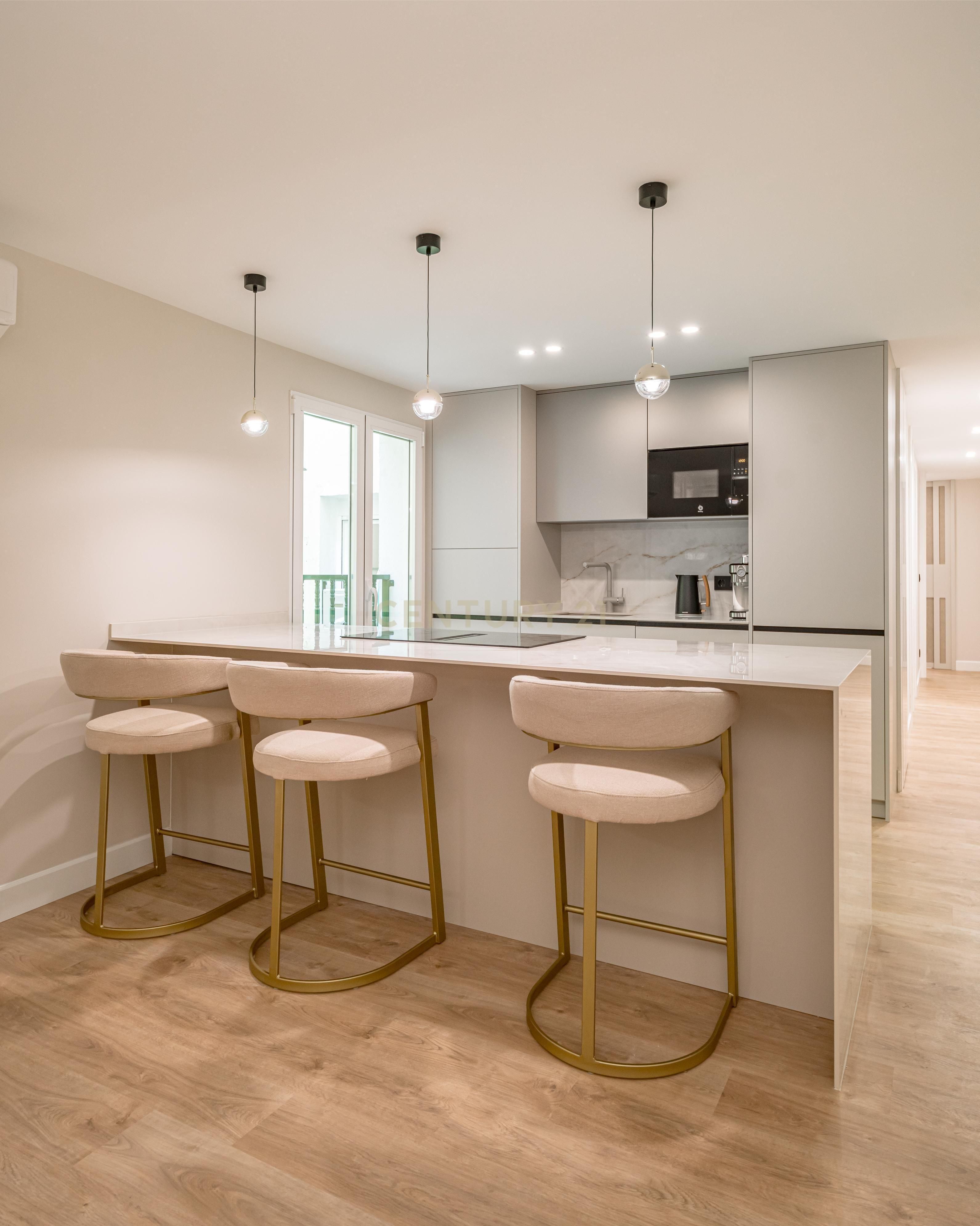Kitchen of Apartment for sale in  Madrid Capital  with Air Conditioner, Furnished and Oven