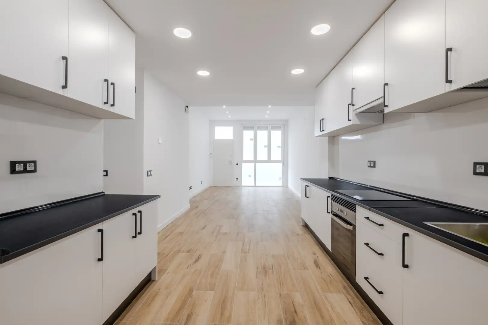 Küche von Wohnung zur Miete in Madrid mit Heizung, Ofen und Waschmaschine