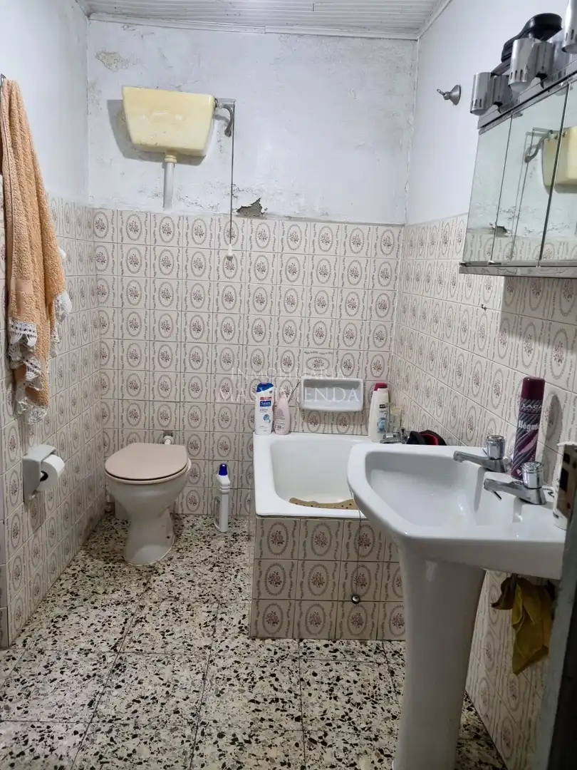Bany de Casa o xalet en venda en A Pobra do Brollón  amb Jardí privat