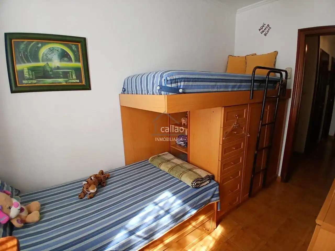 Dormitori de Casa o xalet en venda en Ferrol amb Calefacció, Jardí privat i Traster