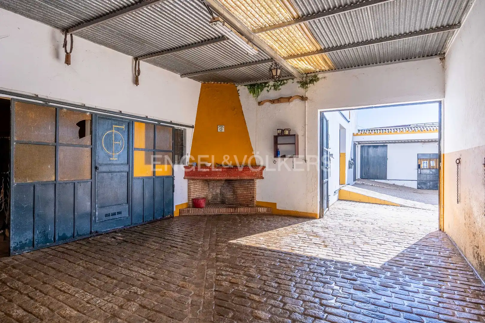 Vista exterior de Casa o chalet en venta en Alcalá de Guadaira con Calefacción y Jardín privado