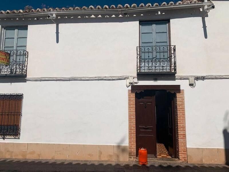 Exterior view of Single-family semi-detached for sale in Almagro  with Terrace, Storage room and Balcony