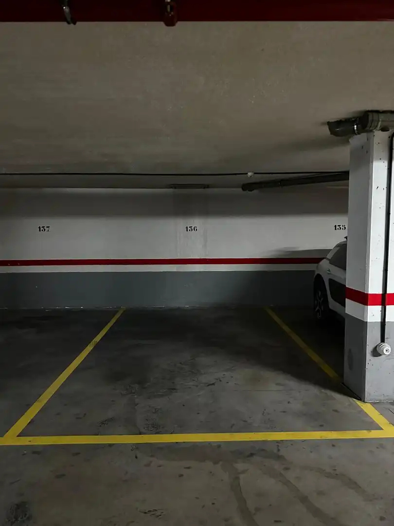 Parking de Piso en venta en  Logroño con Aire acondicionado, Calefacción y Trastero