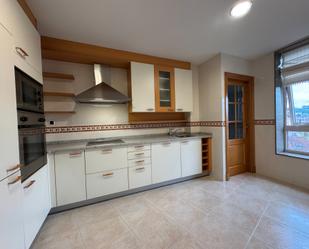 Cuina de Pis de lloguer en Santiago de Compostela  amb Calefacció