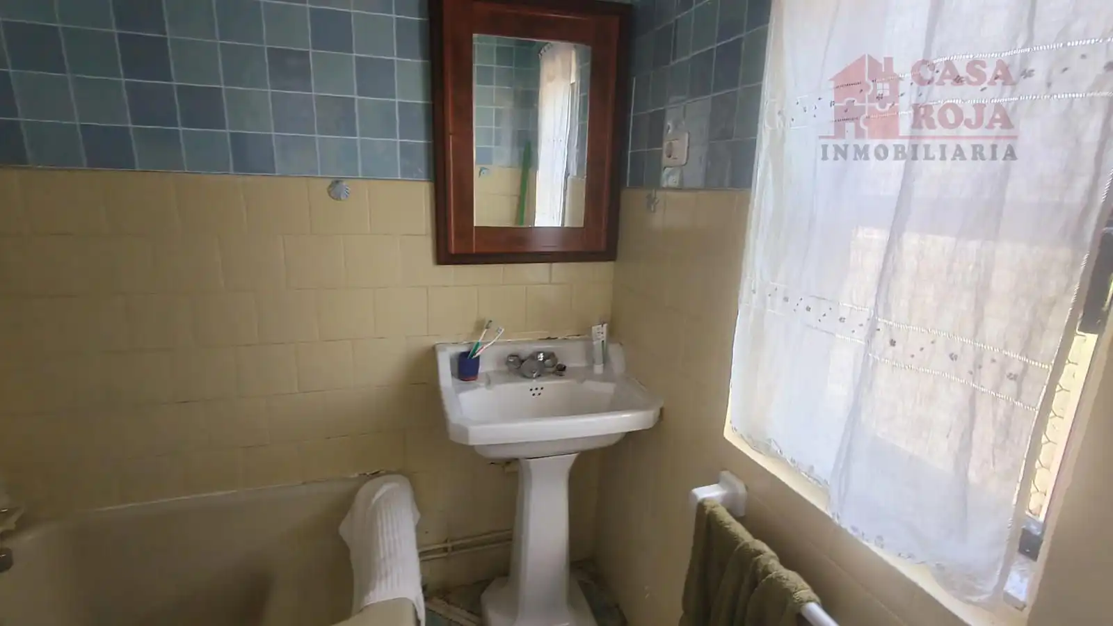 Bathroom of Houses for sale in Moaña  with Storage room and Furnished