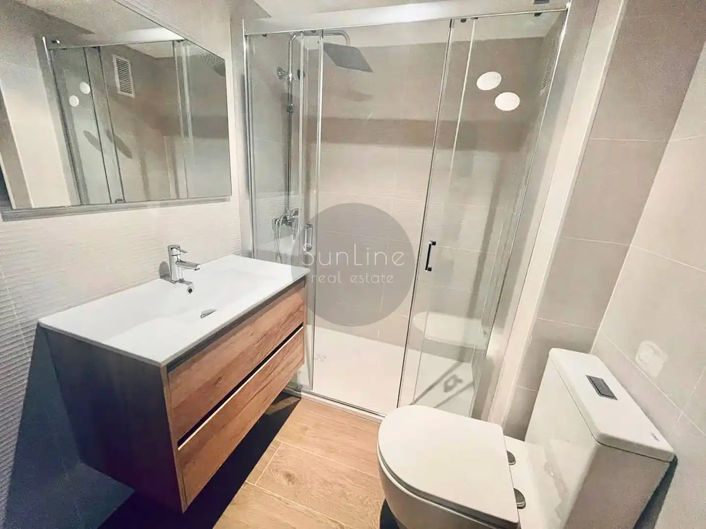 Bathroom of Flat for rent in Valencia  with Balcony and Pets allowed