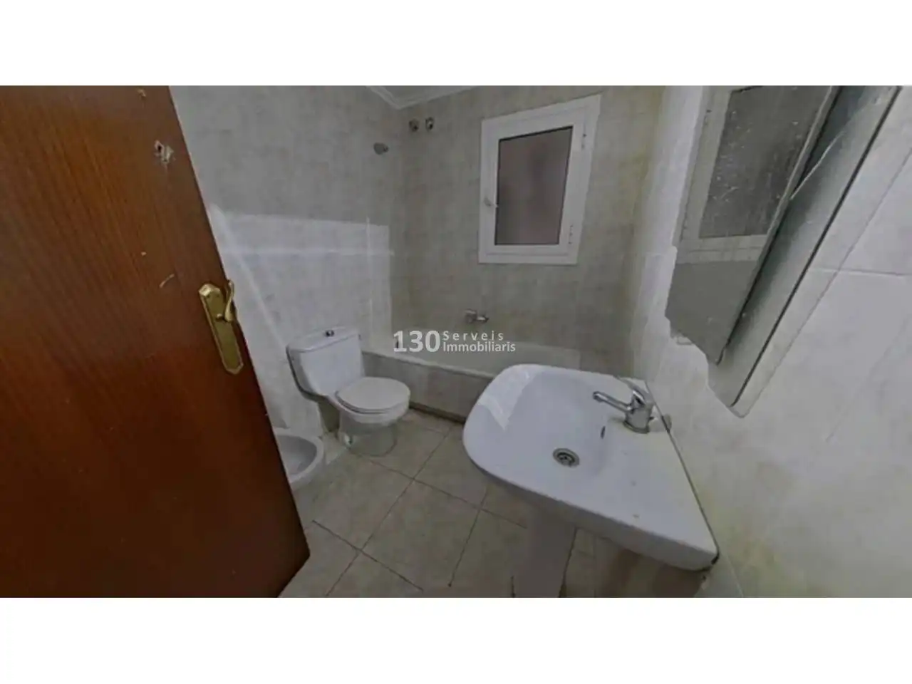 Bany de Pis en venda en Calella amb Terrassa