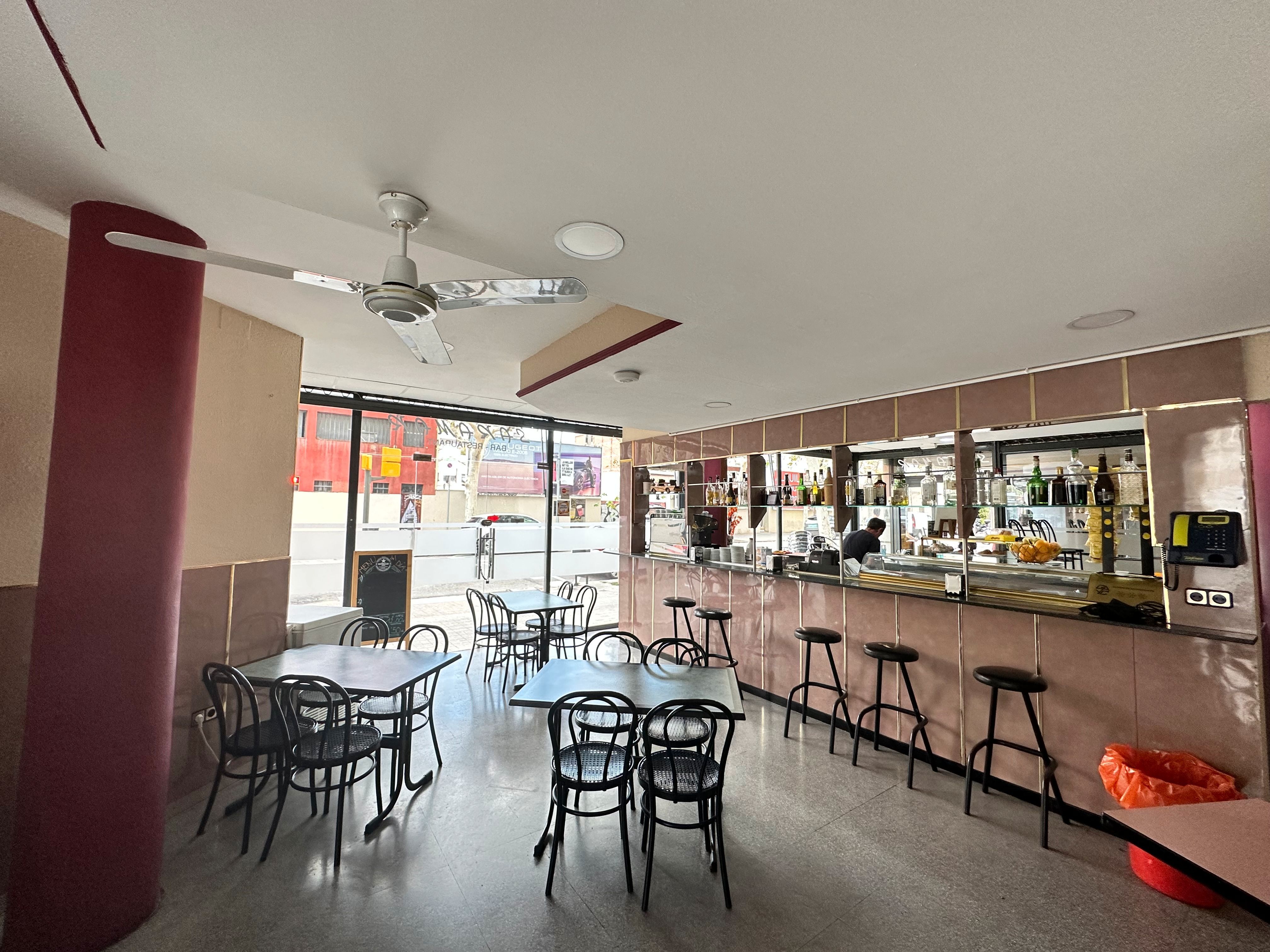 Local en traspaso en Carrer de Llull, La Vila Olímpica del Poblenou