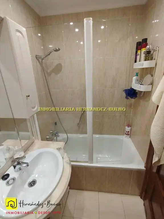 Baño de Piso en venta en Salamanca con Calefacción, Trastero y Amueblado