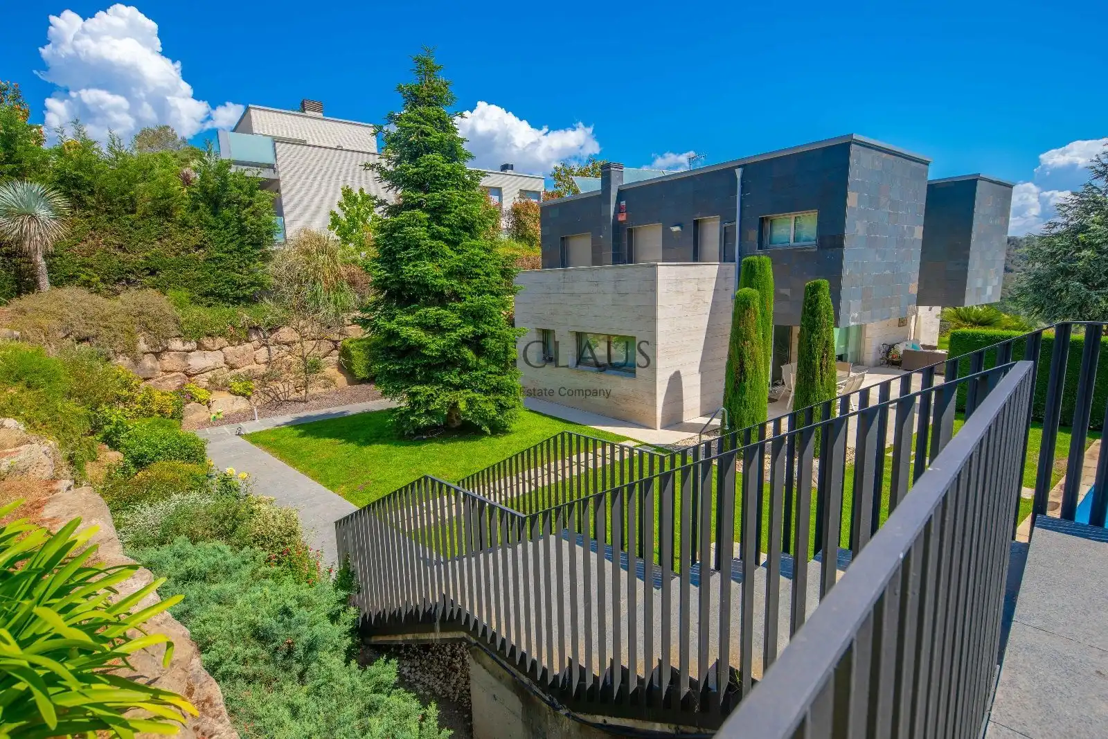 Vista exterior de Casa o xalet en venda en Vallromanes amb Aire condicionat, Calefacció i Jardí privat