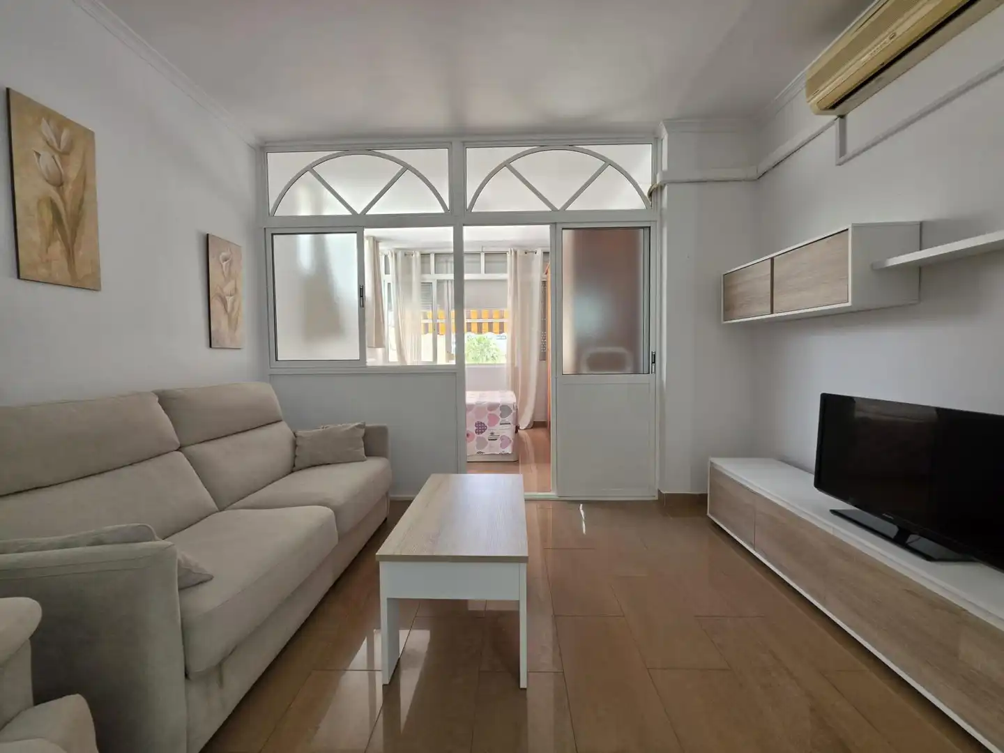 Sala de estar de Apartamento de alquiler en Torremolinos con Amueblado