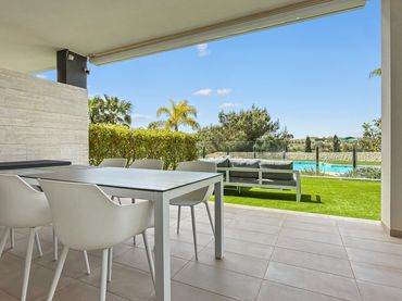 Erdgeschosswohnung mit Pool zum Verkauf in El Pinar de Campoverde