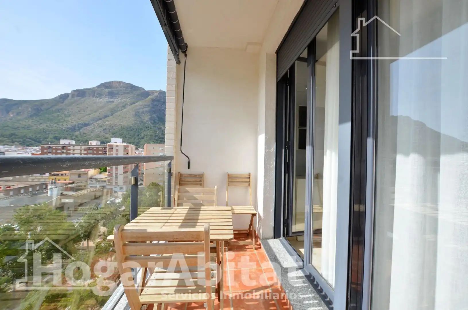 Terraza de Piso en venta en Tavernes de la Valldigna con Balcón