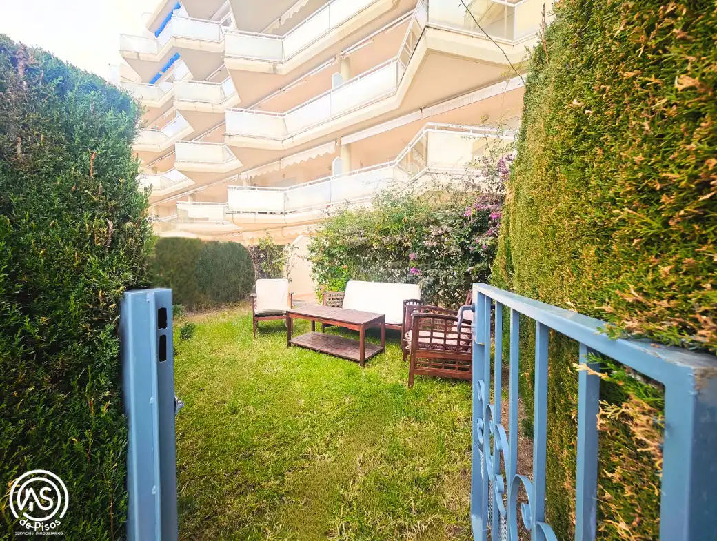Jardí de Apartament de lloguer en Mont-roig del Camp amb Aire condicionat, Calefacció i Jardí privat