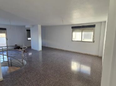 Penthouse with balcony for sale in Pedanías Este