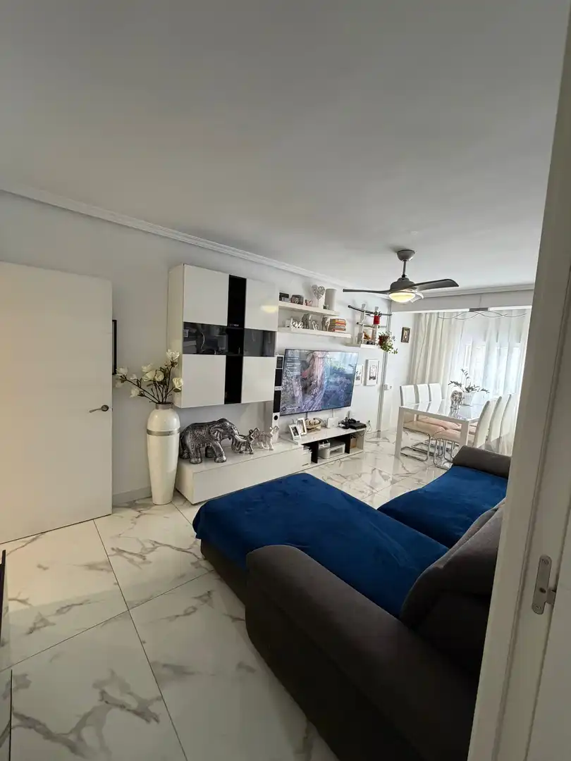 Flat for sale in Reyes Católicos
