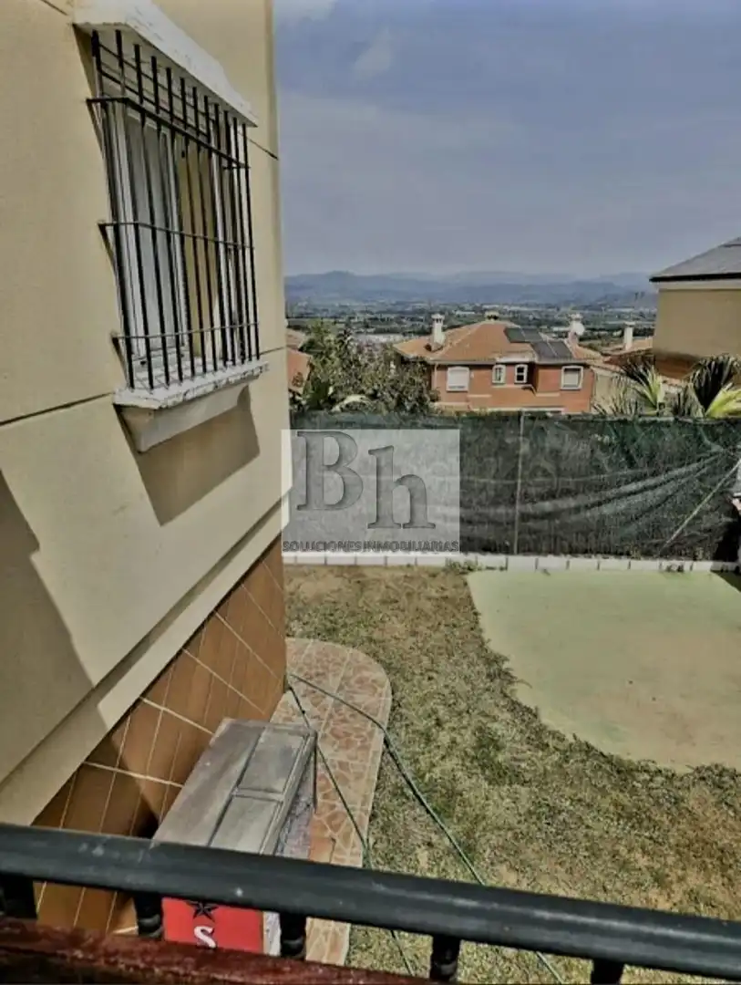 Jardí de Casa adosada en venda en Alhaurín de la Torre amb Aire condicionat, Calefacció i Jardí privat