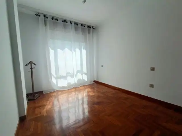 Bedroom of Flat for sale in Vigo   with Heating, Parquet flooring and Oven