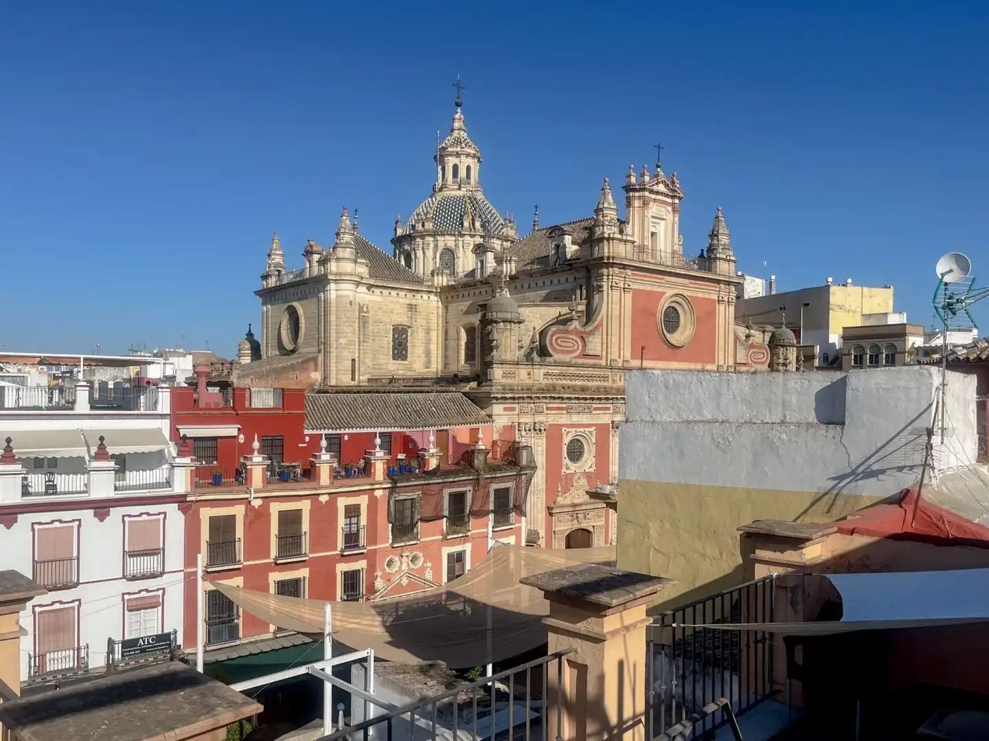 Vista exterior de Pis en venda en Sevilla amb Aire condicionat, Calefacció i Traster
