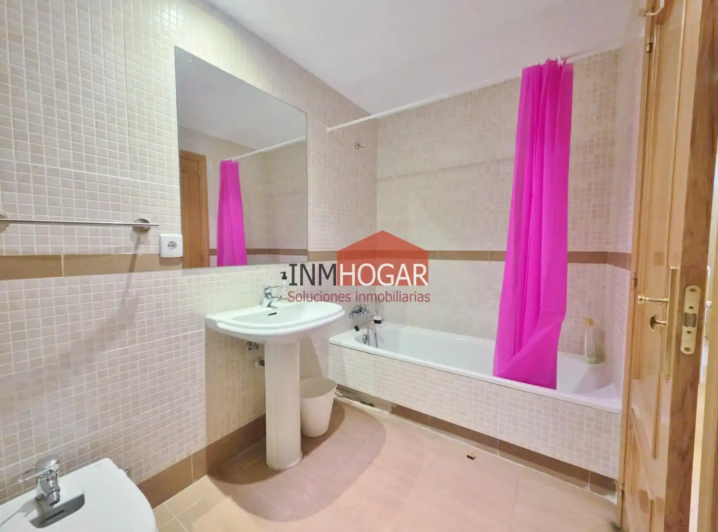 Badezimmer von Wohnung zum Verkauf in Ávila mit Heizung, Parkett und Terrasse