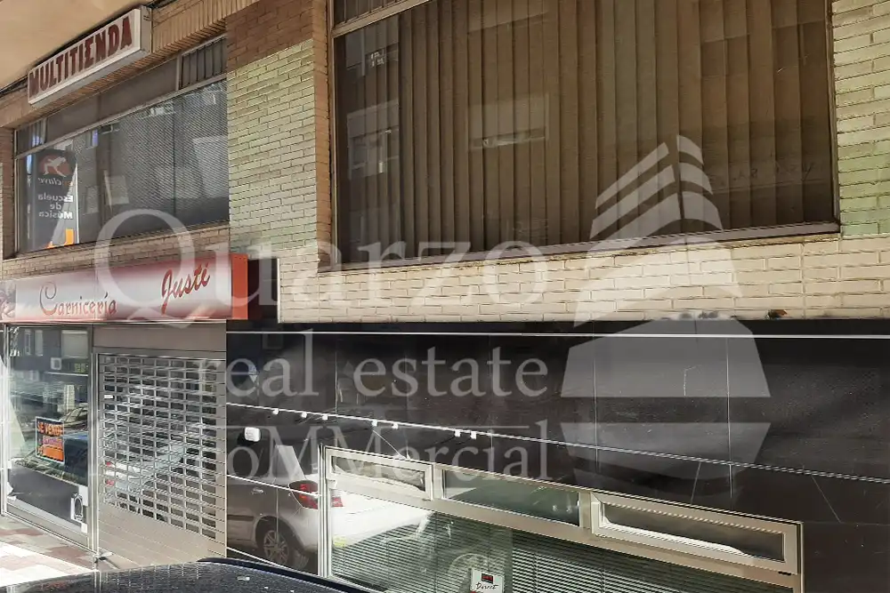 Gewerbefläche zum Verkauf in Calle Gómez Becerra 16, imagen 2