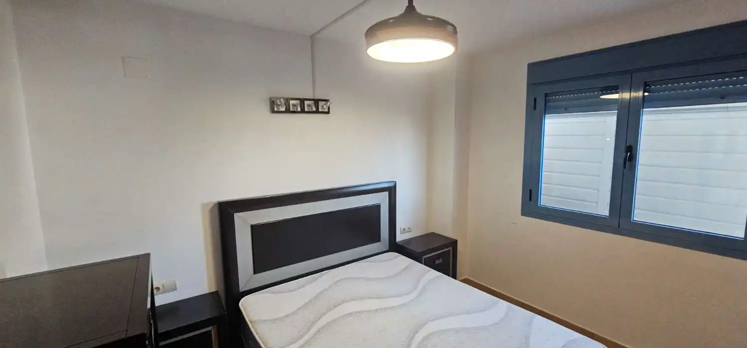 Habitación de Ático de alquiler en Vélez-Málaga con Terraza, Piscina y Amueblado