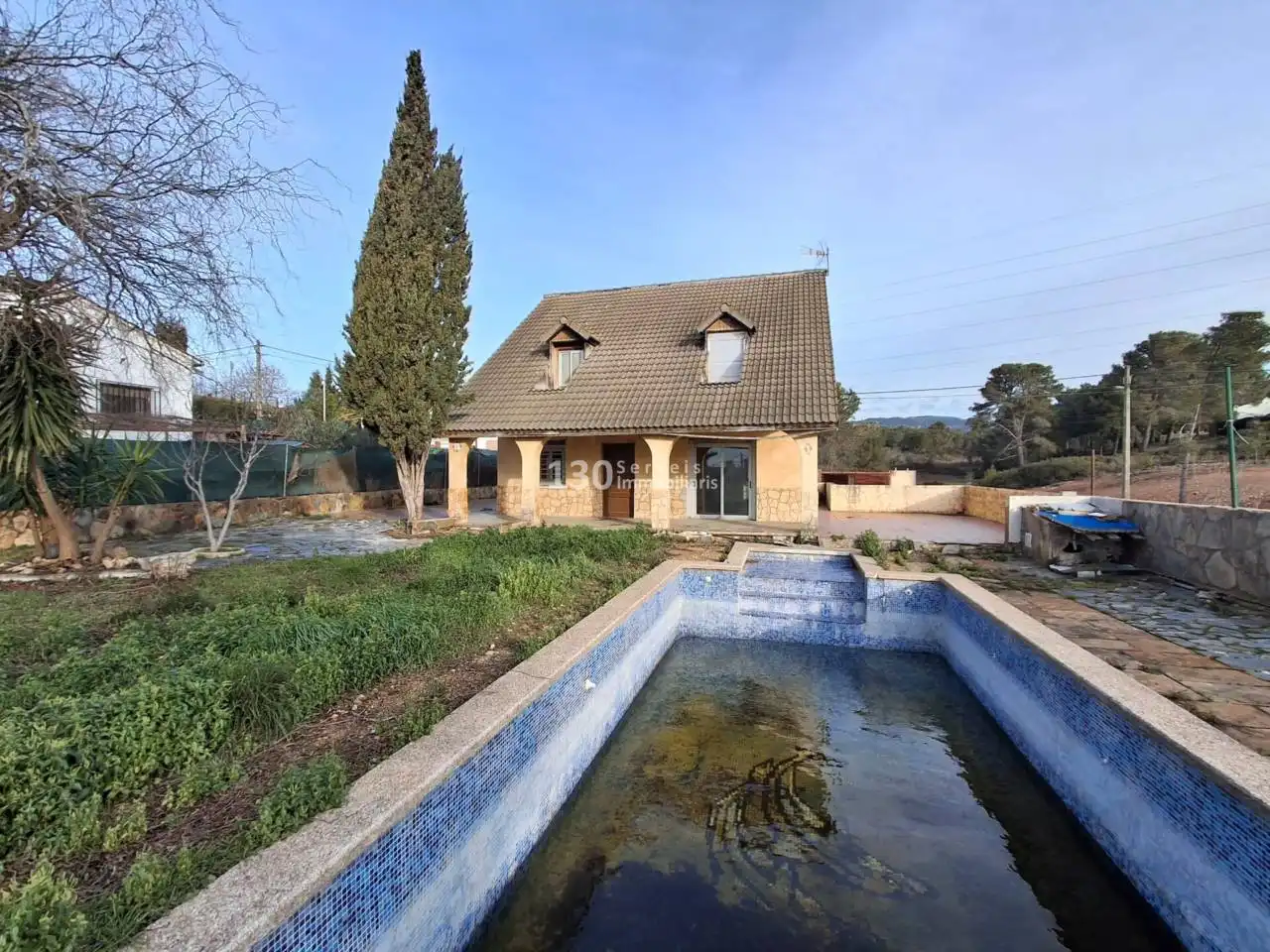 Vista exterior de Casa o xalet en venda en Cabra del Camp amb Jardí privat, Parquet i Terrassa