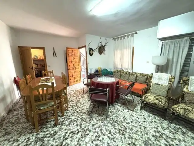 Sala de estar de Casa o chalet en venta en Villamanrique con Terraza, Trastero y Amueblado