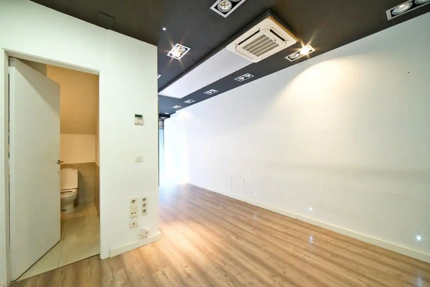 Business premises to rent in Carrer de Damià Campeny 5, imagen 9